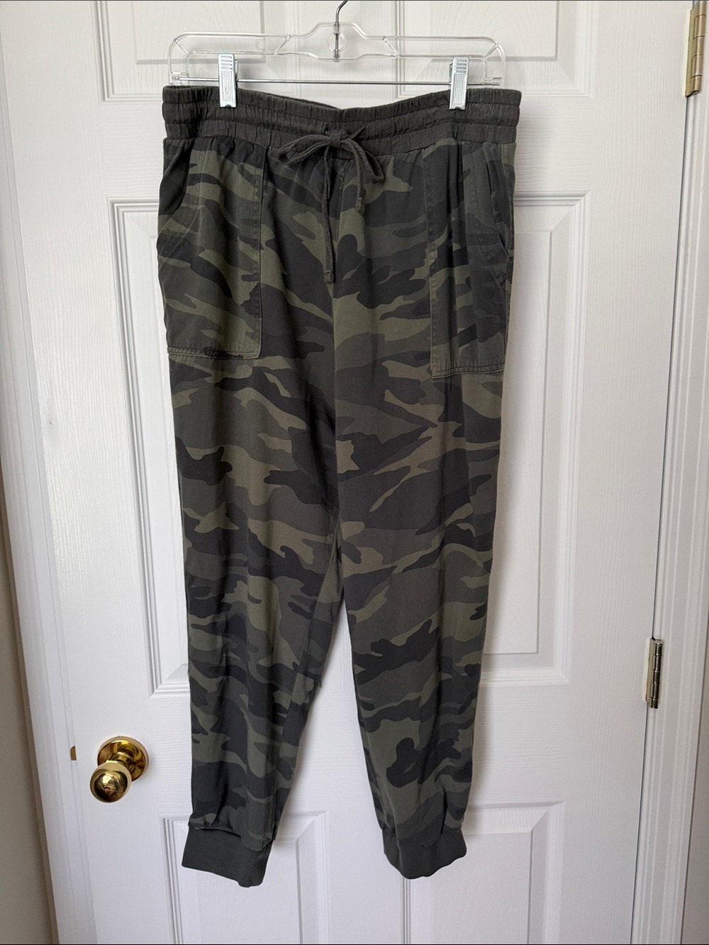 Women’s  Camo Drawstring Jogger Pants - Olive Camo